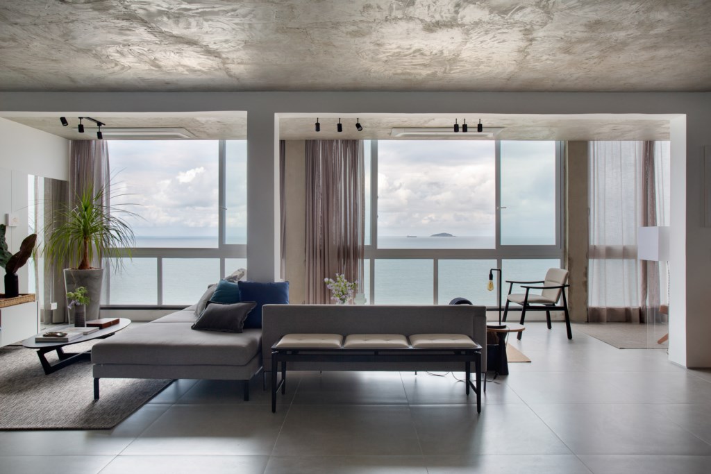 Oceanfront Apartment with Panoramic Sea Views in Leme Copacabana